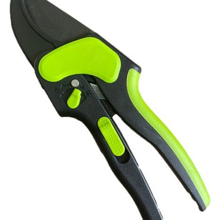 the 2 in 1 Ratchet Hand Pruning Shears