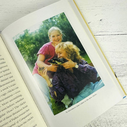 What the Chicken Knows: A New Appreciation of the World's Most Familiar Bird